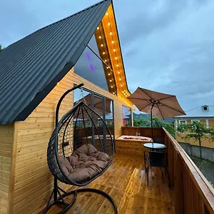 Uptown Yard & Jacuzzi باتومي